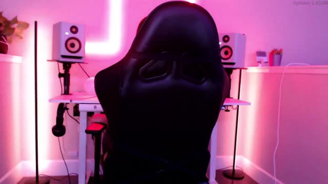 Gallery image thumbnail from Marie's myfreecams stream on, 12/24/2024, 04:29 image 11 of 20