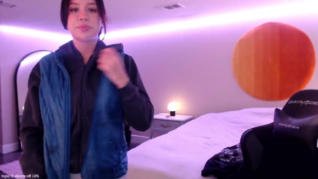 Gallery image thumbnail from Marie's myfreecams stream on, 01/25/2025, 01:07 image 11 of 20