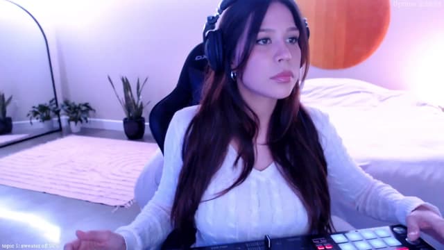 Gallery image thumbnail from Marie's myfreecams stream on, 01/29/2025, 03:31 image 14 of 20
