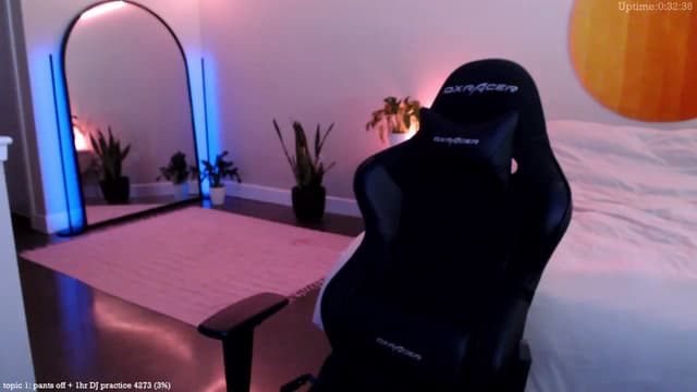 Gallery image thumbnail from Marie's myfreecams stream on, 02/06/2025, 20:55 image 11 of 20