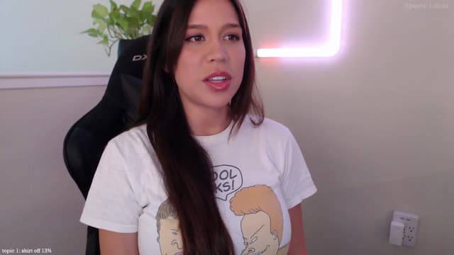 Gallery image thumbnail from Marie's myfreecams stream on, 03/29/2025, 24:05 image 8 of 20