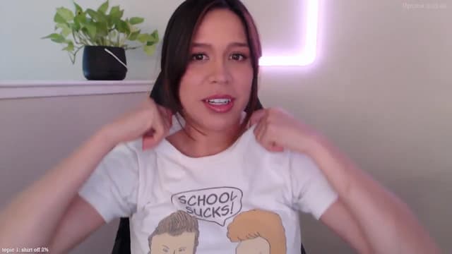 Gallery image thumbnail from Marie's myfreecams stream on, 03/29/2025, 24:05 image 4 of 20