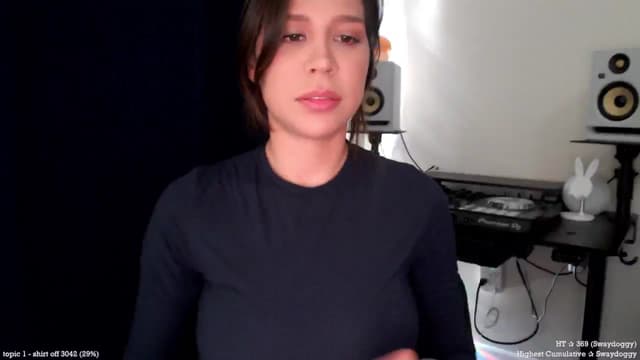 Gallery image thumbnail from Marie's myfreecams stream on, 04/02/2025, 23:01 image 17 of 20