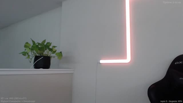 Gallery image thumbnail from Marie's myfreecams stream on, 04/04/2025, 24:05 image 20 of 20