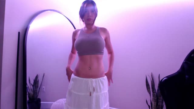 Gallery image thumbnail from Marie's myfreecams stream on, 04/12/2025, 24:42 image 5 of 20