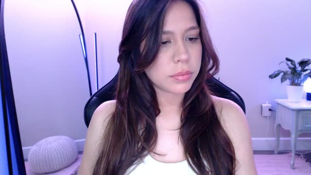 Gallery image thumbnail from Marie's myfreecams stream on, 05/02/2025, 23:53 image 4 of 20