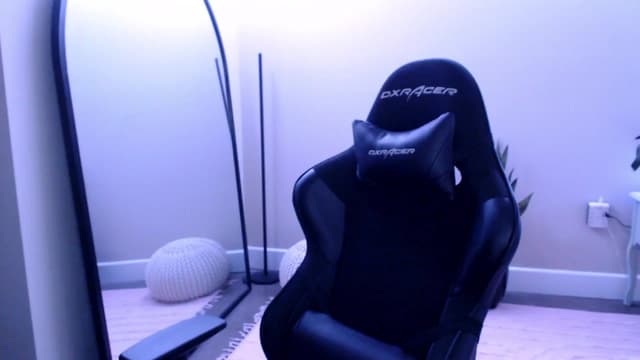 Gallery image thumbnail from Marie's myfreecams stream on, 05/28/2025, 24:26 image 1 of 20