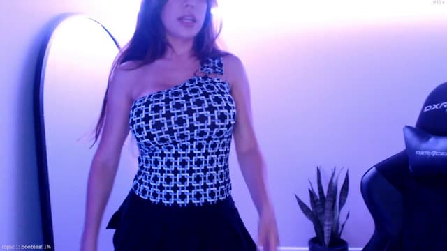 Gallery image thumbnail from Marie's myfreecams stream on, 06/21/2025, 02:08 image 10 of 20