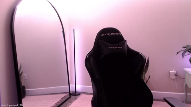 Gallery image thumbnail from Marie's myfreecams stream on, 06/24/2025, 04:12 image 5 of 20