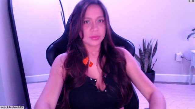 Gallery image thumbnail from Marie's myfreecams stream on, 06/27/2025, 04:51 image 6 of 20
