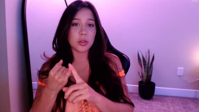 Gallery image thumbnail from Marie's myfreecams stream on, 08/15/2025, 03:04 image 12 of 20