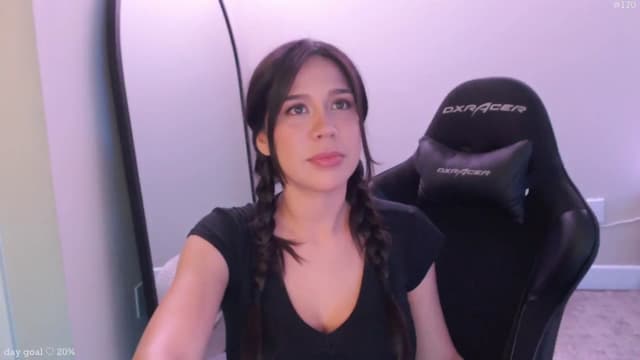Gallery image thumbnail from Marie's myfreecams stream on, 01/28/2026, 24:01 image 13 of 20