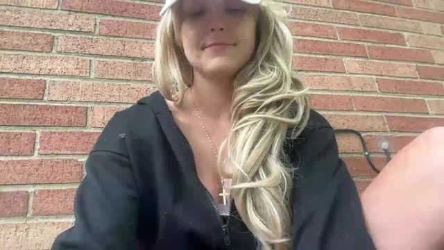 Gallery image thumbnail from Mazie's myfreecams stream on, 07/06/2026, 23:15 image 10 of 20