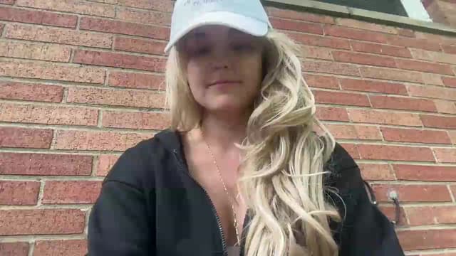 Gallery image thumbnail from Mazie's myfreecams stream on, 07/06/2026, 23:15 image 3 of 20