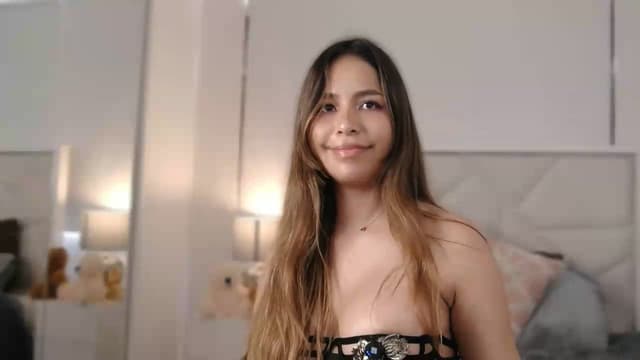 Gallery image thumbnail from Megui's myfreecams stream on, 05/01/2026, 15:42 image 4 of 20