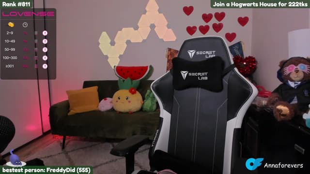 Gallery image thumbnail from Melon's myfreecams stream on, 03/01/2023, 24:06 image 18 of 20