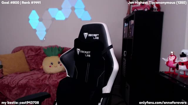 Gallery image thumbnail from Melon's myfreecams stream on, 01/22/2024, 04:12 image 13 of 20