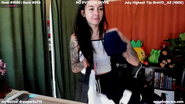 Gallery image thumbnail from Melon's myfreecams stream on, 07/20/2024, 22:11 image 3 of 20