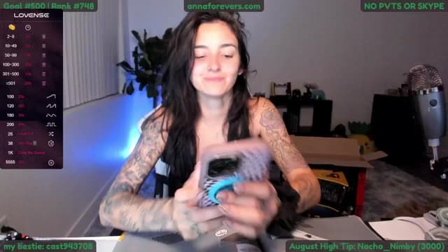 Gallery image thumbnail from Melon's myfreecams stream on, 08/08/2024, 05:11 image 11 of 20