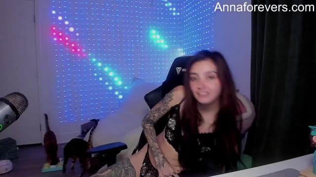 Gallery image thumbnail from Melon's myfreecams stream on, 01/05/2025, 01:34 image 8 of 20