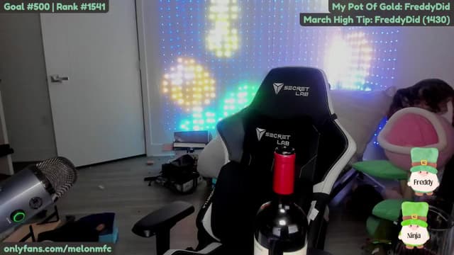 Gallery image thumbnail from Melon's myfreecams stream on, 03/08/2025, 04:35 image 11 of 20