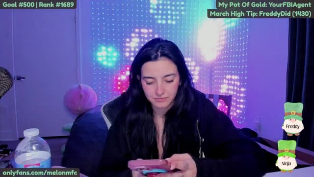 Gallery image thumbnail from Melon's myfreecams stream on, 03/21/2025, 01:45 image 12 of 20