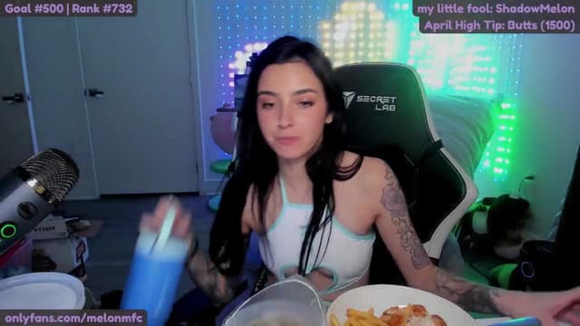 Gallery image thumbnail from Melon's myfreecams stream on, 04/06/2025, 03:37 image 4 of 20