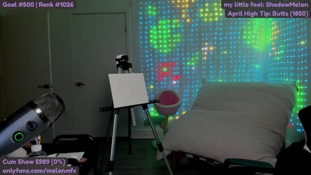 Gallery image thumbnail from Melon's myfreecams stream on, 04/22/2025, 04:03 image 4 of 20