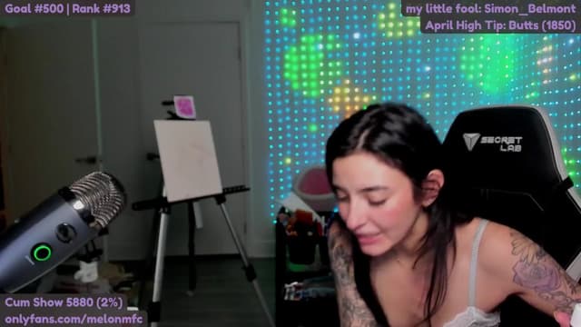 Gallery image thumbnail from Melon's myfreecams stream on, 04/22/2025, 04:03 image 13 of 20