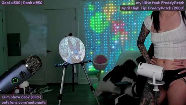 Gallery image thumbnail from Melon's myfreecams stream on, 04/27/2025, 03:49 image 14 of 20