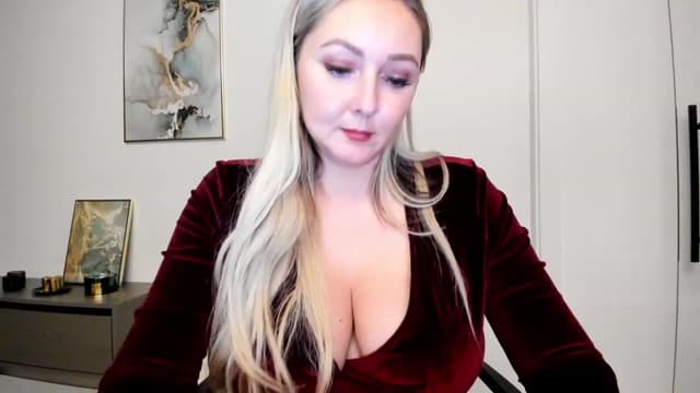 Gallery image thumbnail from Mi_Ha's myfreecams stream on, 11/28/2022, 24:36 image 19 of 20