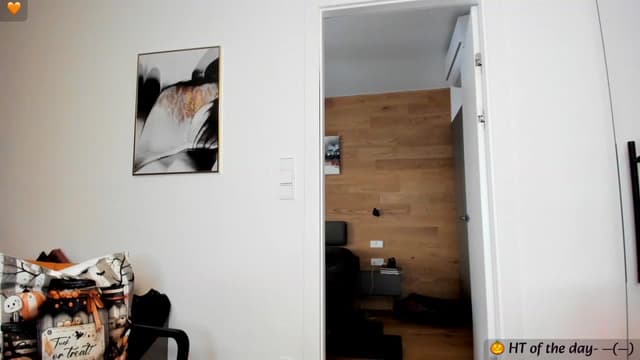 Gallery image thumbnail from Mi_Ha's myfreecams stream on, 10/04/2023, 14:36 image 5 of 20