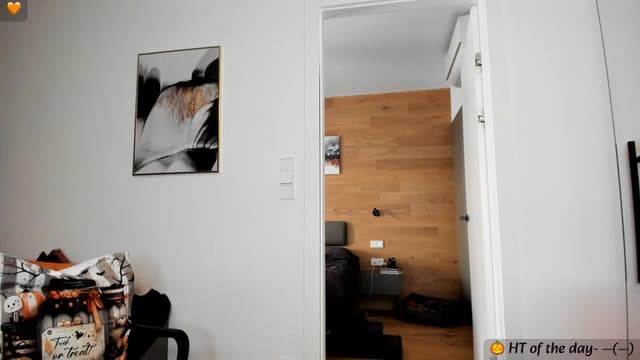 Gallery image thumbnail from Mi_Ha's myfreecams stream on, 10/04/2023, 14:36 image 6 of 20