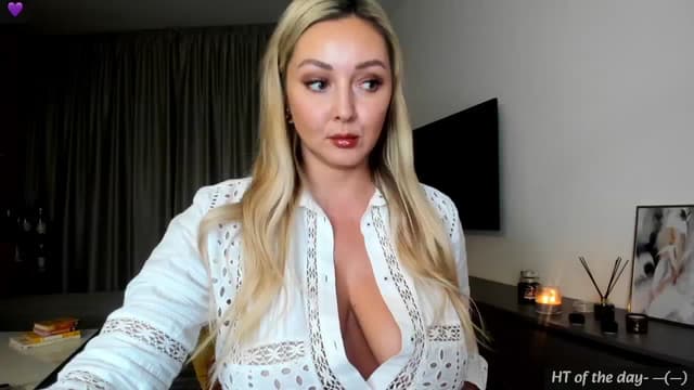 Gallery image thumbnail from Mi_Ha's myfreecams stream on, 05/08/2024, 21:31 image 2 of 20