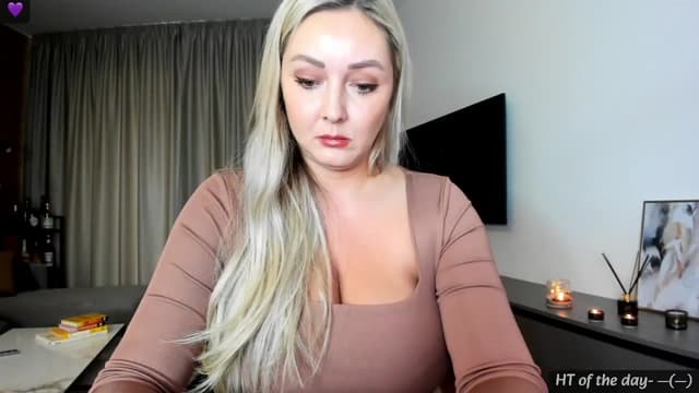 Gallery image thumbnail from Mi_Ha's myfreecams stream on, 05/17/2024, 14:44 image 5 of 20
