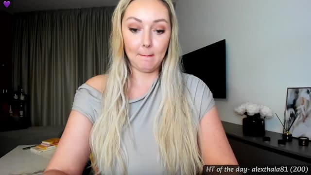 Gallery image thumbnail from Mi_Ha's myfreecams stream on, 06/01/2024, 15:49 image 18 of 20