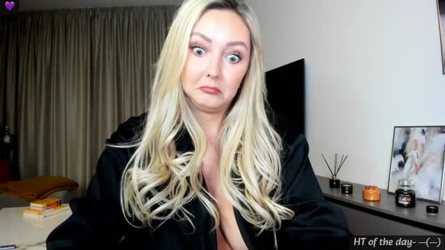 Gallery image thumbnail from Mi_Ha's myfreecams stream on, 06/14/2024, 15:00 image 16 of 20