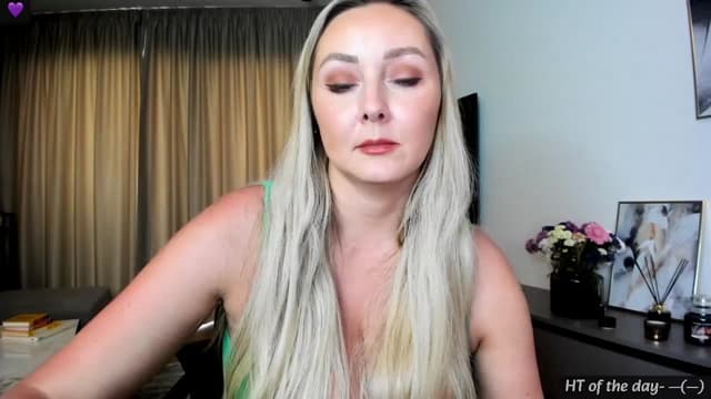 Gallery image thumbnail from Mi_Ha's myfreecams stream on, 06/25/2024, 15:57 image 4 of 20