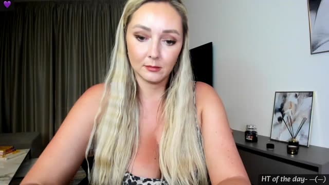 Gallery image thumbnail from Mi_Ha's myfreecams stream on, 06/27/2024, 14:19 image 6 of 20