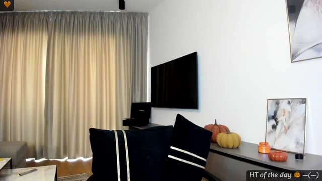 Gallery image thumbnail from Mi_Ha's myfreecams stream on, 09/17/2024, 15:11 image 6 of 20
