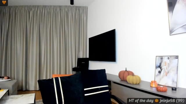 Gallery image thumbnail from Mi_Ha's myfreecams stream on, 09/17/2024, 20:44 image 17 of 20