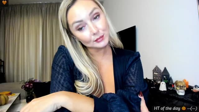 Gallery image thumbnail from Mi_Ha's myfreecams stream on, 10/17/2024, 13:11 image 11 of 20