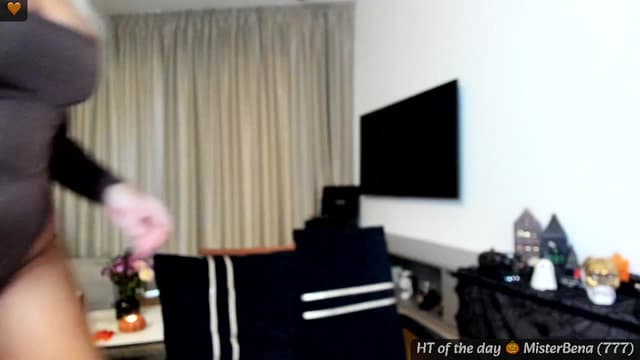 Gallery image thumbnail from Mi_Ha's myfreecams stream on, 10/18/2024, 15:40 image 14 of 20