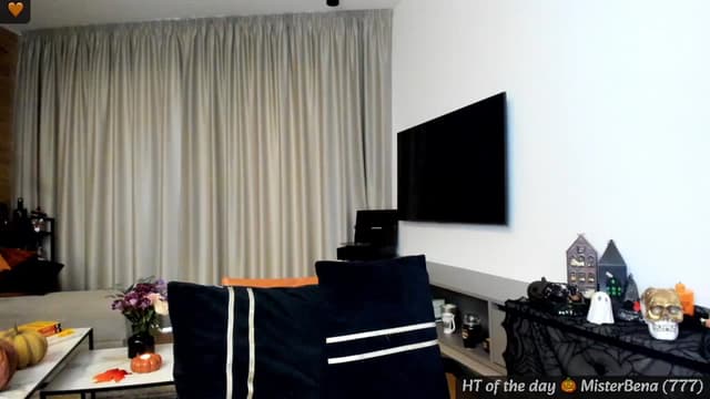 Gallery image thumbnail from Mi_Ha's myfreecams stream on, 10/18/2024, 15:40 image 12 of 20