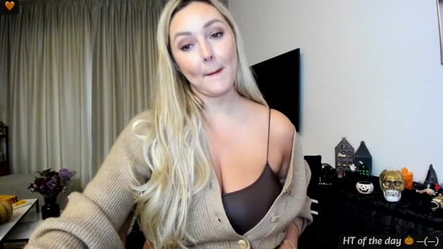 Gallery image thumbnail from Mi_Ha's myfreecams stream on, 10/23/2024, 12:19 image 8 of 20