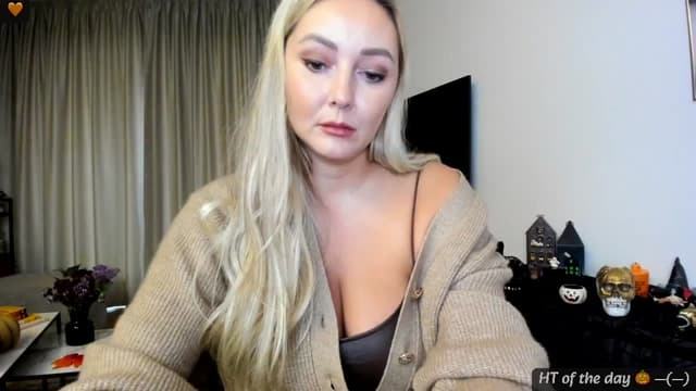 Gallery image thumbnail from Mi_Ha's myfreecams stream on, 10/23/2024, 12:19 image 12 of 20
