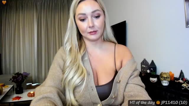 Gallery image thumbnail from Mi_Ha's myfreecams stream on, 10/23/2024, 13:25 image 1 of 20