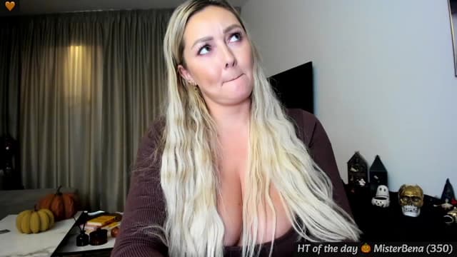 Gallery image thumbnail from Mi_Ha's myfreecams stream on, 10/28/2024, 15:56 image 10 of 20
