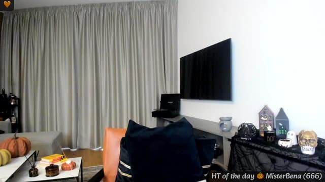 Gallery image thumbnail from Mi_Ha's myfreecams stream on, 10/31/2024, 17:01 image 6 of 20