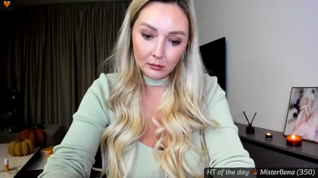 Gallery image thumbnail from Mi_Ha's myfreecams stream on, 11/10/2024, 16:25 image 11 of 20